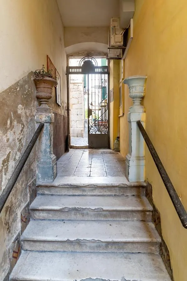 Vitelli Apartments And Rooms 斯普利特 0*,